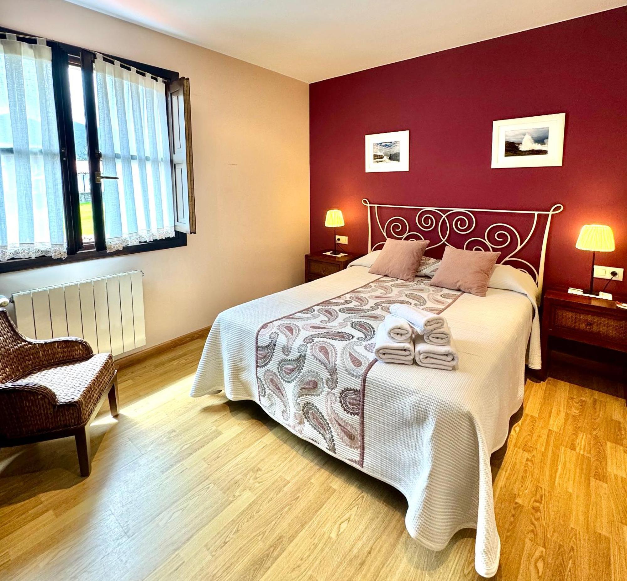 Hotel Rural El Texeu Parres de Llanes Exterior photo